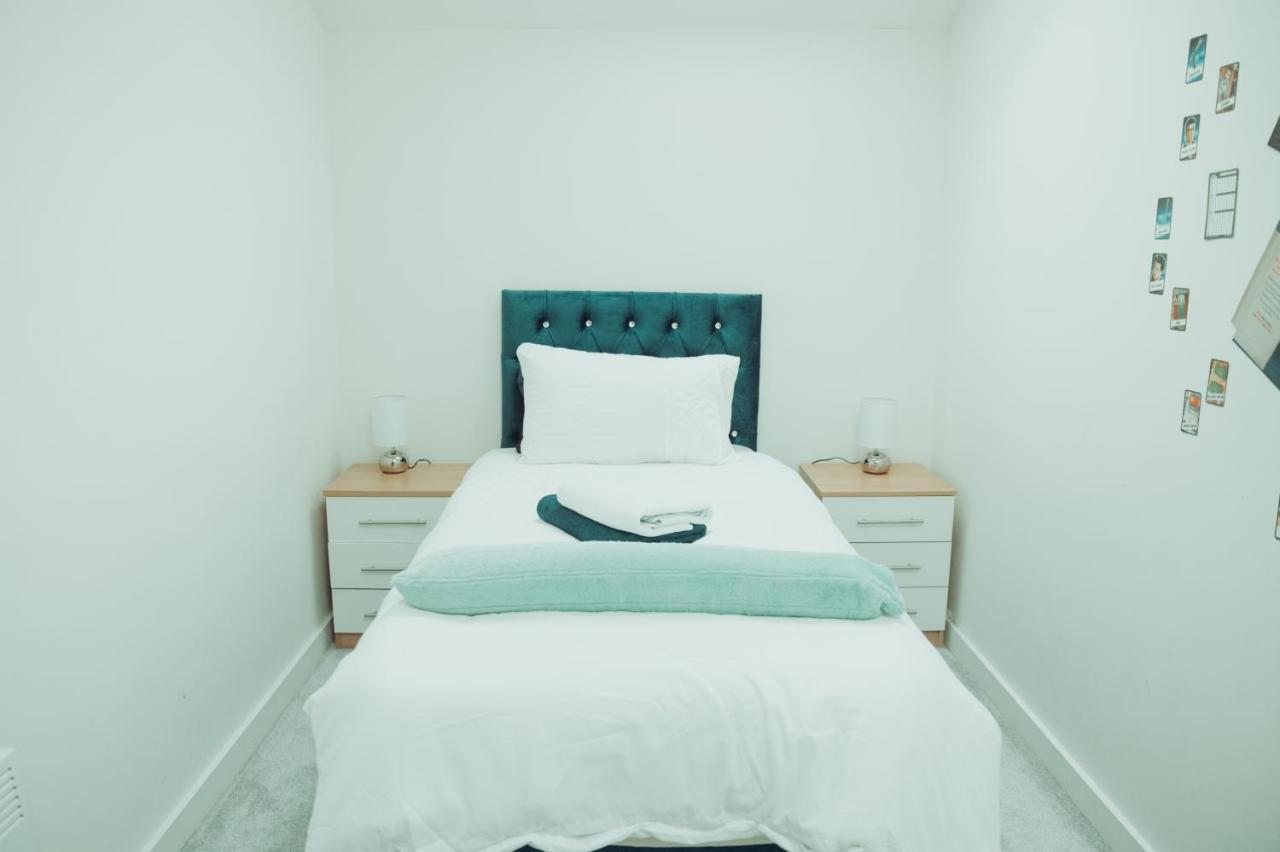 Bv Rare 3 Bedrooms At Conditioning House Bradford Perfect For Contractors Dış mekan fotoğraf