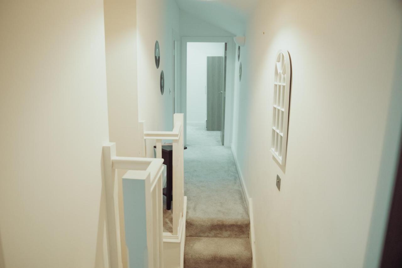 Bv Rare 3 Bedrooms At Conditioning House Bradford Perfect For Contractors Dış mekan fotoğraf